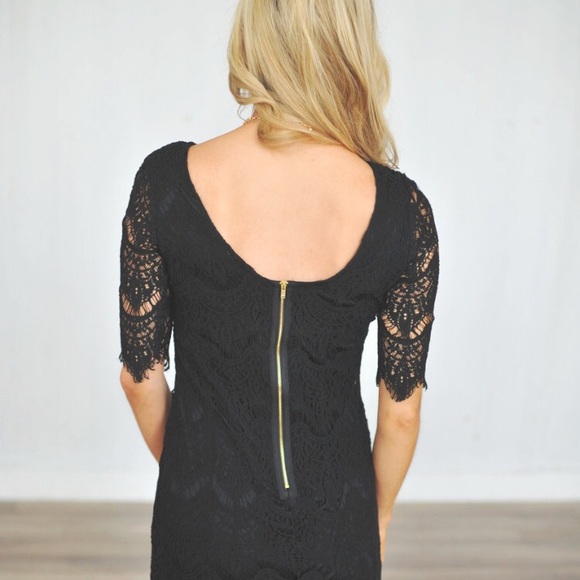 Black lace dress, size medium. Worn once - Picture 2 of 2